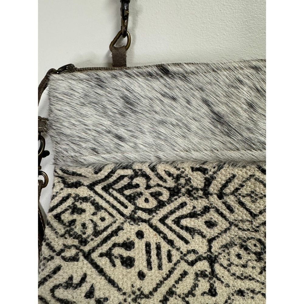 Myra Beige Black Zip Cow Hair Leather Boho Western Crossbody Purse Bag - Picture 3 of 7